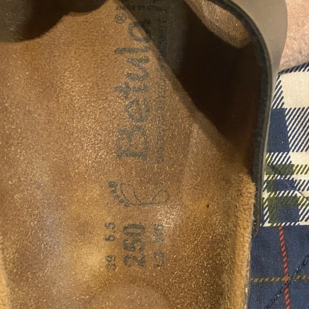 Birkenstock Women's Tan Sandals with Floral Detail - Picture 3 of 4